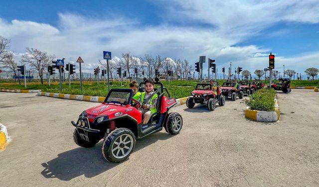 Van’da öğrencilere trafik eğitimi!