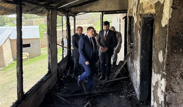 Van’da yangın: Ev kullanılamaz hal geldi
