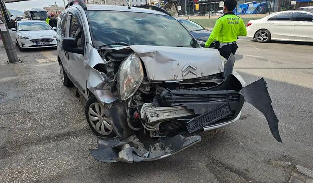 Bayramın ilk gününde 692 trafik kazası: 7 kişi hayatını kaybetti, 1128 kişi yaralandı