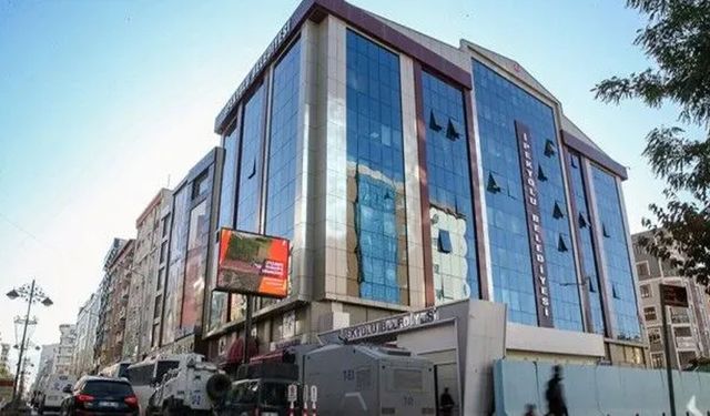İpekyolu Belediyesi kendisiyle çelişiyor! Hizmet için para yok, el altından alınan işçilere para var
