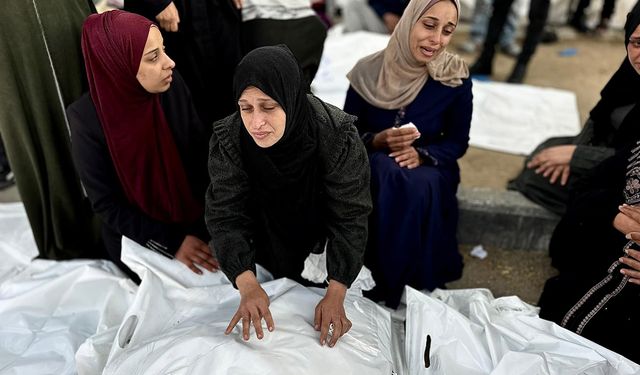 İşgalciler sığınakları hedef aldı: 74 şehit