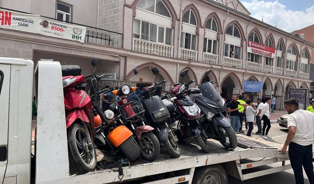 Van’da kurallara uymayan motosikletler otoparka çekildi!