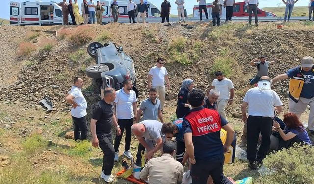 Otomobil şarampole yuvarlandı: 5 yaralı