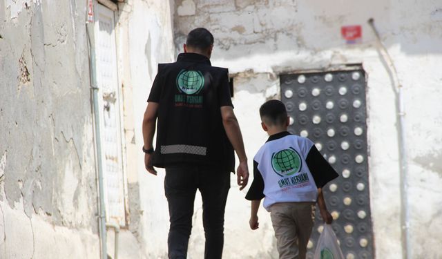 Umut Kervanı Cizre'de binlerce aileye kurban eti ulaştırdı