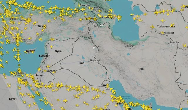 İsrail, İran’ı vurdu! Van hava sahası boşaldı