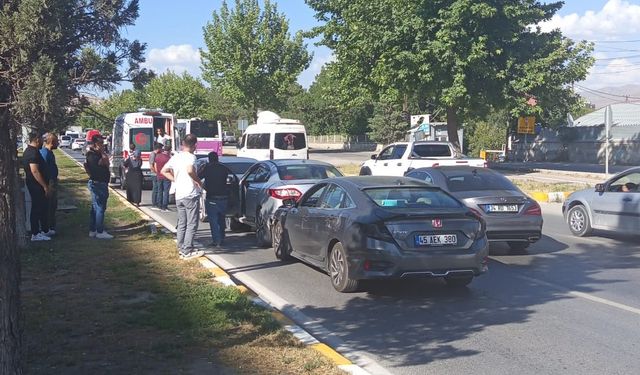 İpekyolu’nda zincirleme trafik kazası!