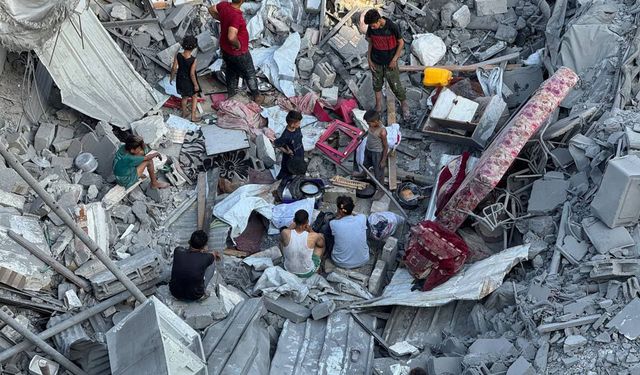 Gazze'de yardım bekleyenlere ve sığınmacılara saldırı: 7 şehit