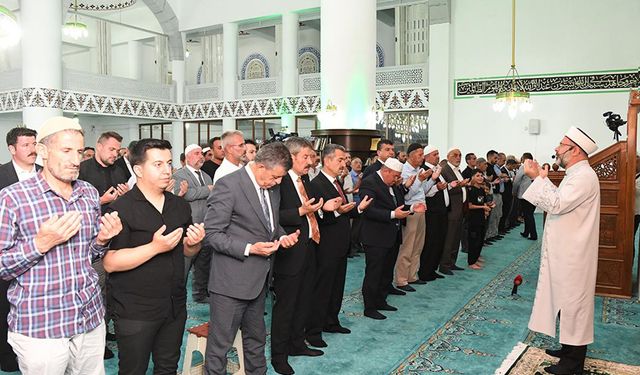 Diyanet İşleri Başkanı Erbaş, orman yangınları için dua etti