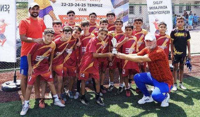 Van Gölü Futbol Şenliği başladı
