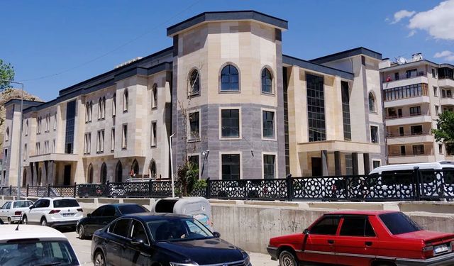 İpekyolu kaymakamlık binasında hangi kurumlar hizmet veriyor?