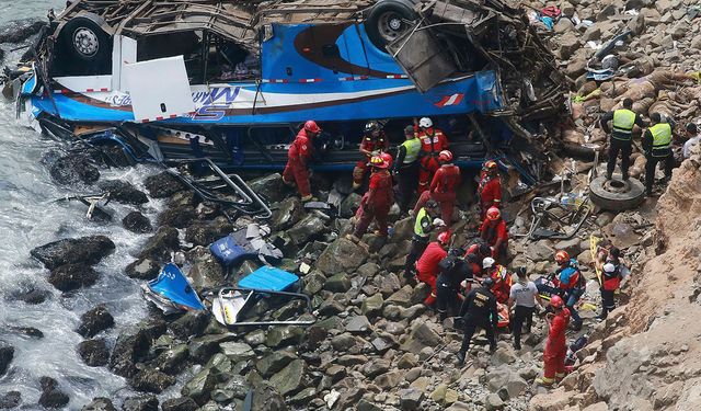 Peru'da otobüs kazası: 18 ölü, 48 yaralı