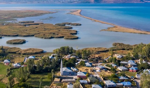Gevaş’ta belediye arsaları satışa çıkarıldı! İşte arsa yerleri ve fiyatları…