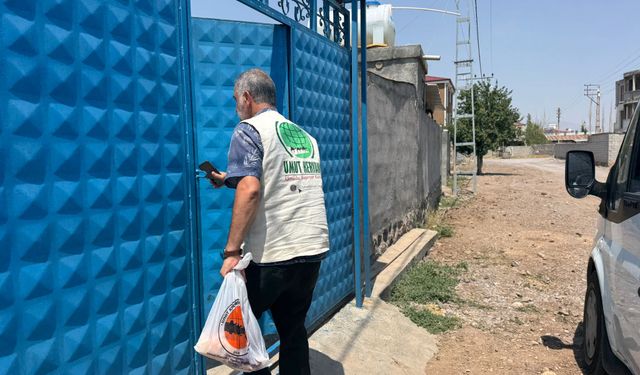 Umut Kervanı Doğubayazıt'taki ihtiyaç sahibi ailelere kırmızı et yardımı