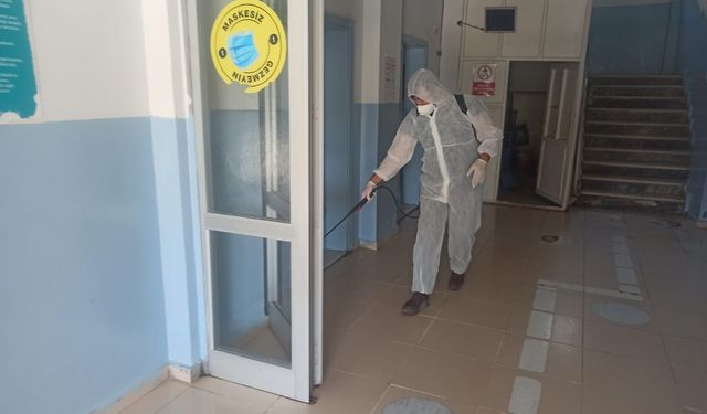 Van’daki okullarda ilaçlama çalışmaları başladı