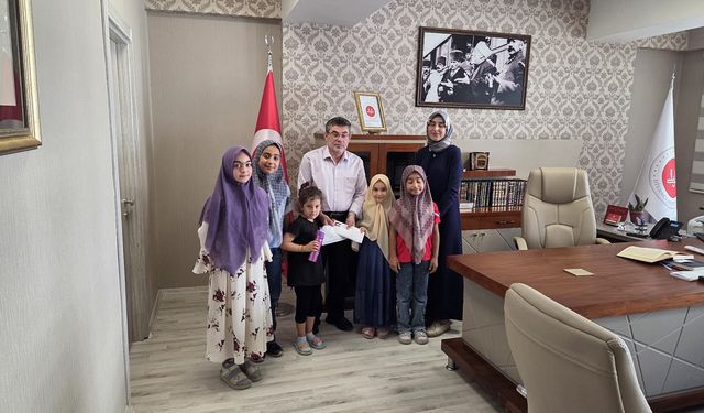 Van’da Kur’ân Kursu öğrencileri harçlıklarını Gazze’ye bağışladı