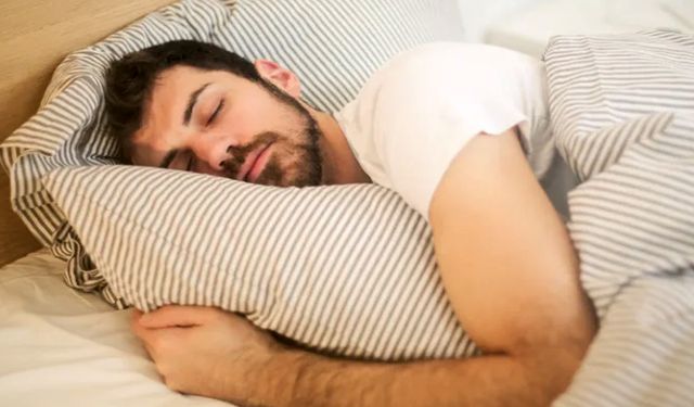 Uyurken Ağızdan Salya Akması Neden Olur ve Nasıl Önlenir?