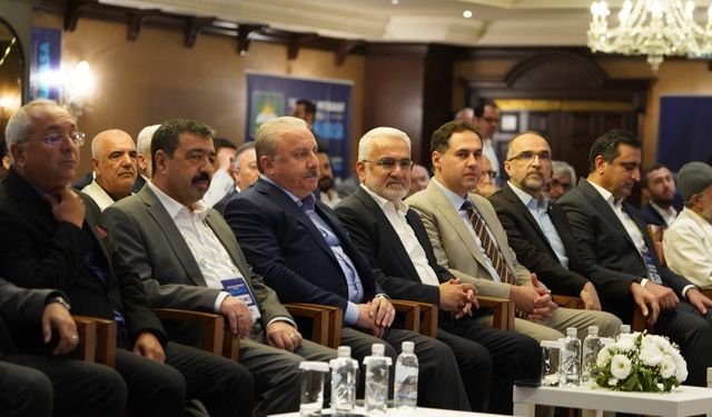 HÜDA PAR düzenlediği "Toplumsal Mutabakat Arayışı ve Yeni Anayasa" çalıştayı başladı