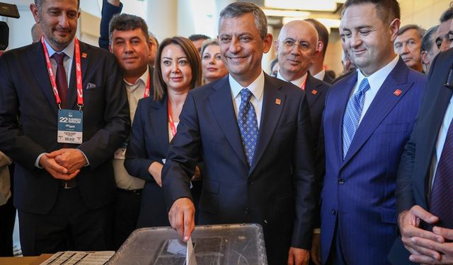 CHP kurultayı Ankara'da yapıldı: Özel yeniden başkan