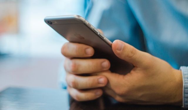 Telefon kullanımı boynu 5 kat daha fazla zorluyor