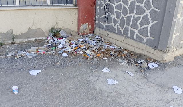 Van’da eğitim alarm veriyor! Şehit Ömer Halisdemir İlkokulu’nda veliler isyanda