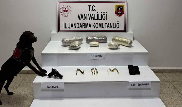 Başkale’de 4.3 kilogram skunk maddesi ele geçirildi
