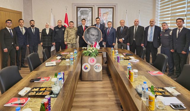 Van Başkale’de araba lastiğinde skunk ve metamfetamin ele geçirildi