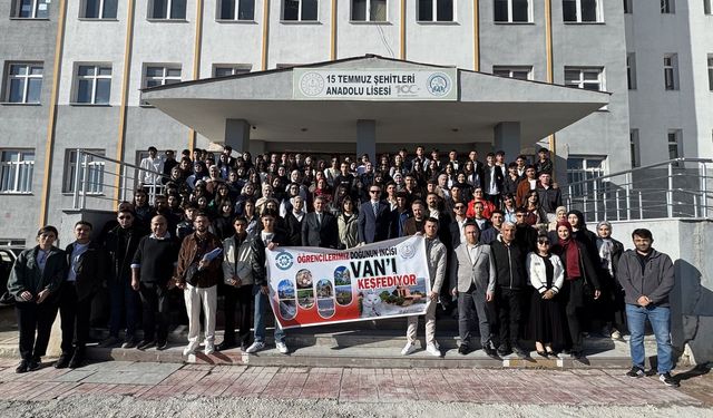 Çaldıran’daki öğrenciler Van'ı keşfediyor