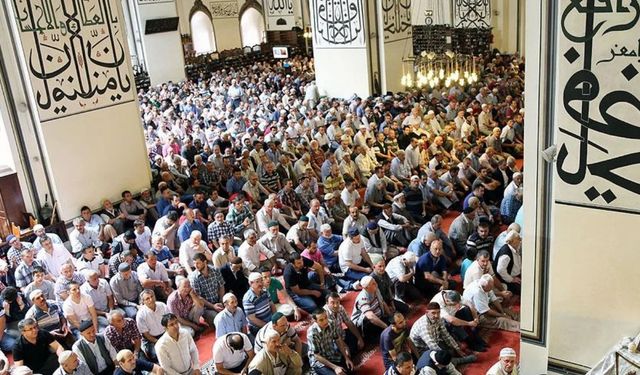 Vatan ve millet sevgisi cuma hutbesinin teması oldu