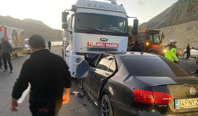 Van-Hakkari yolundaki feci kazada can kaybı arttı