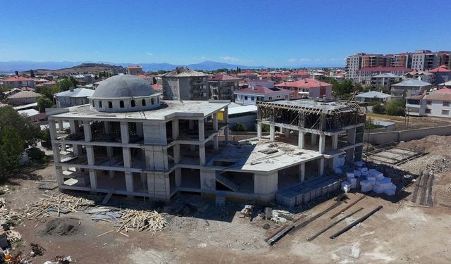 Tuşba Merkez Cami ve Kur’an Kursu inşaatı destek bekliyor