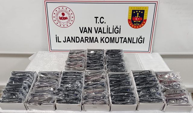 Van’da 150 bin TL değerinde kaçak gözlük ele geçirildi