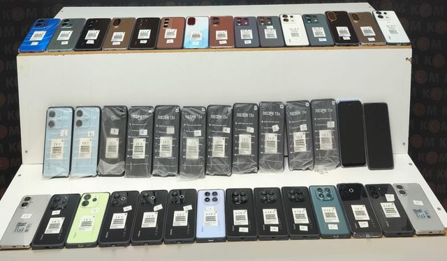 Van’da çok sayıda kaçak cep telefonu ele geçirildi