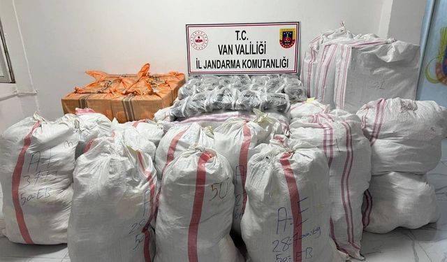 Van’da kaçakçılara göz açtırılmıyor! 1 milyon 630 bin TL’lik kaçak ürün….