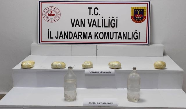 Van’da zehirli madde yapımında kullanılan kimyasallar ele geçirildi