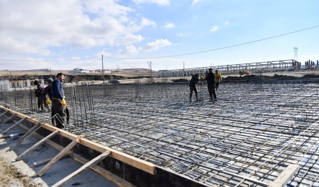 Sebze hali, soğuk hava deposu ve yeni otogarın yapımı sürüyor