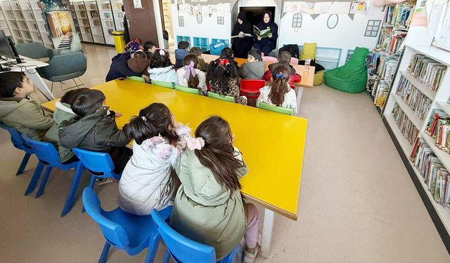 Bilge Çocuk Anaokulu öğrencileri kütüphanede masal saatinde buluştu