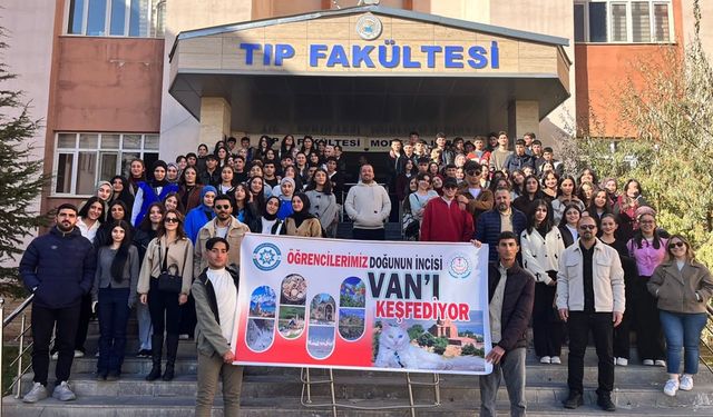 Çaldıranlı öğrenciler Van’ın bilim, tarih ve kültür yolculuğuna çıktı