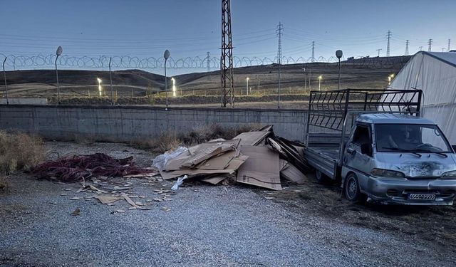 Edremit’te güneş enerji paneli kablolarını çalanlar yakalandı