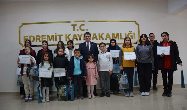 Edremit’te KitapVan ilçe birincileri ödüllendirildi