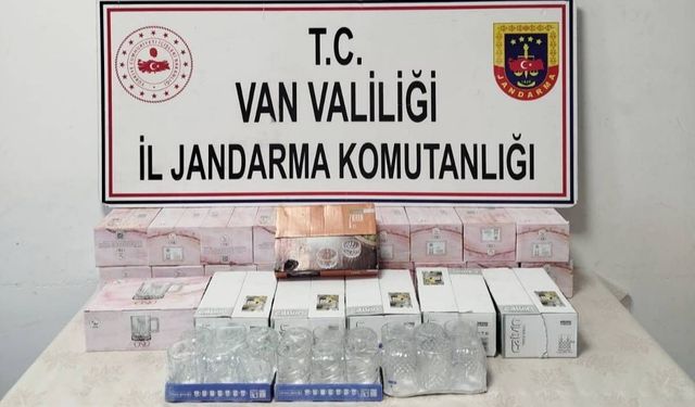 Başkale’de kaçak eşya operasyonu