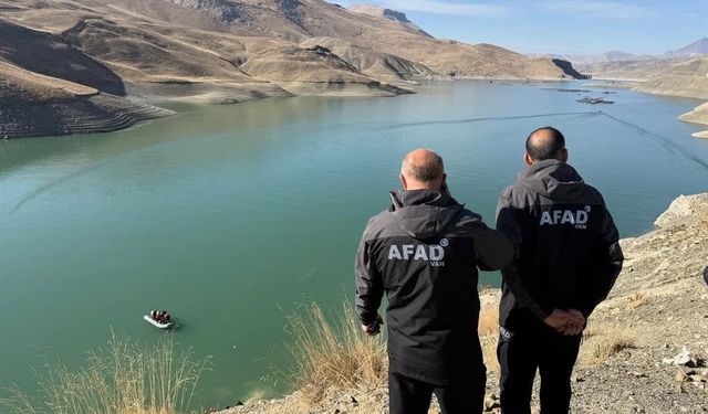 Van Zernek Barajı'nda kayıp genci arama çalışmaları sürüyor