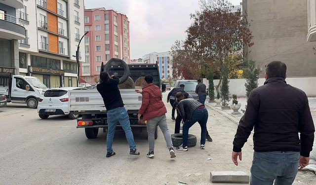 İpekyolu’nda kaldırım ve yol işgalcilerine ceza!