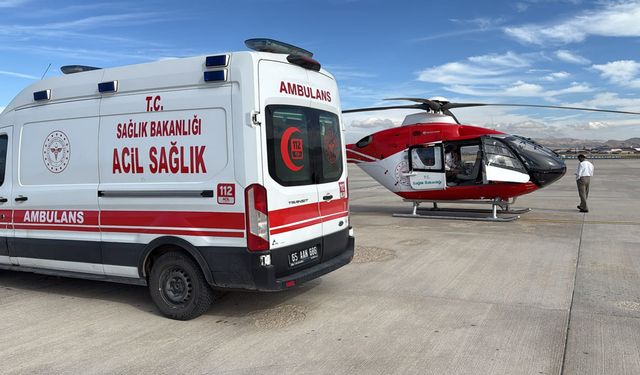 Trafik kazasında yaralanan vatandaş helikopter ambulansla Van’a sevk edildi