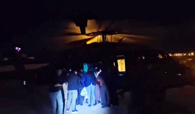 Van’da 4 metreden düşen genç, helikopterle hastaneye sevk edildi