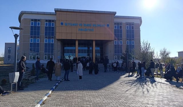 Van’da ALES/3 yoğun katılımla gerçekleşti