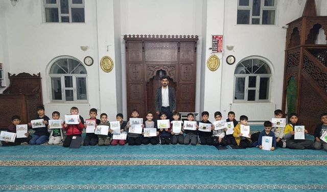 Van’da çocuklar ‘Hayallerindeki Cami’yi çizdi