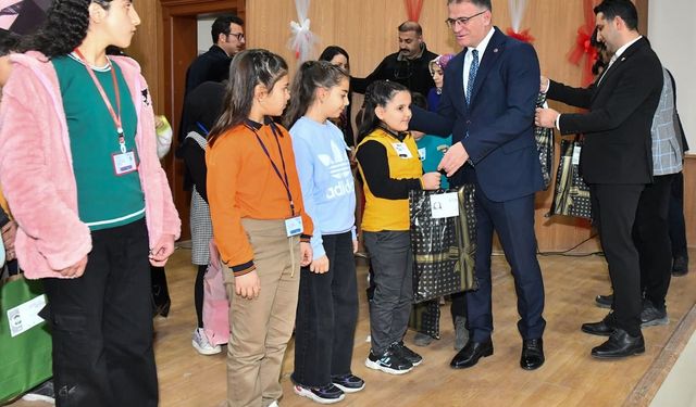 Van’da dereceye giren öğrencilere ödül verildi