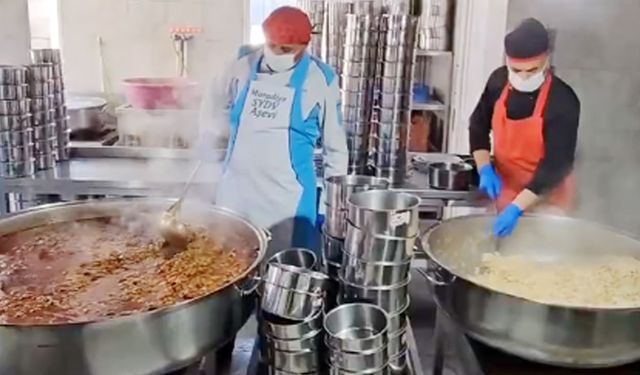 Van’da ihtiyaç sahiplerine kesintisiz sıcak yemek hizmeti