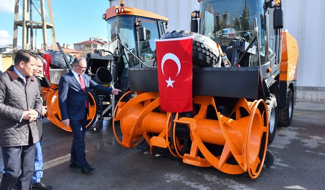 Van’da yeni kar savurma araçları alındı