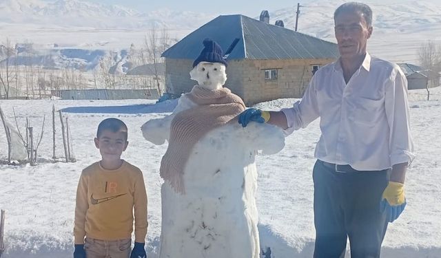 Van’da yılın ilk kardan adamı yapıldı!